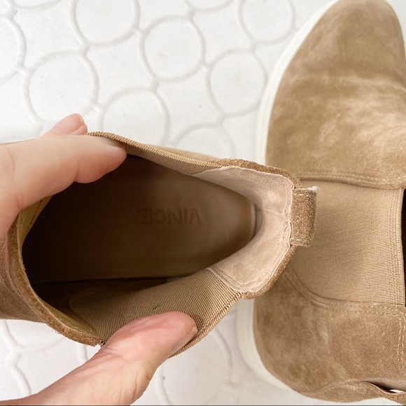 Vince Newlyn Suede Slip On Chelsea Boots Booties Leather Water Resistant Size 8 - Picture 16 of 16